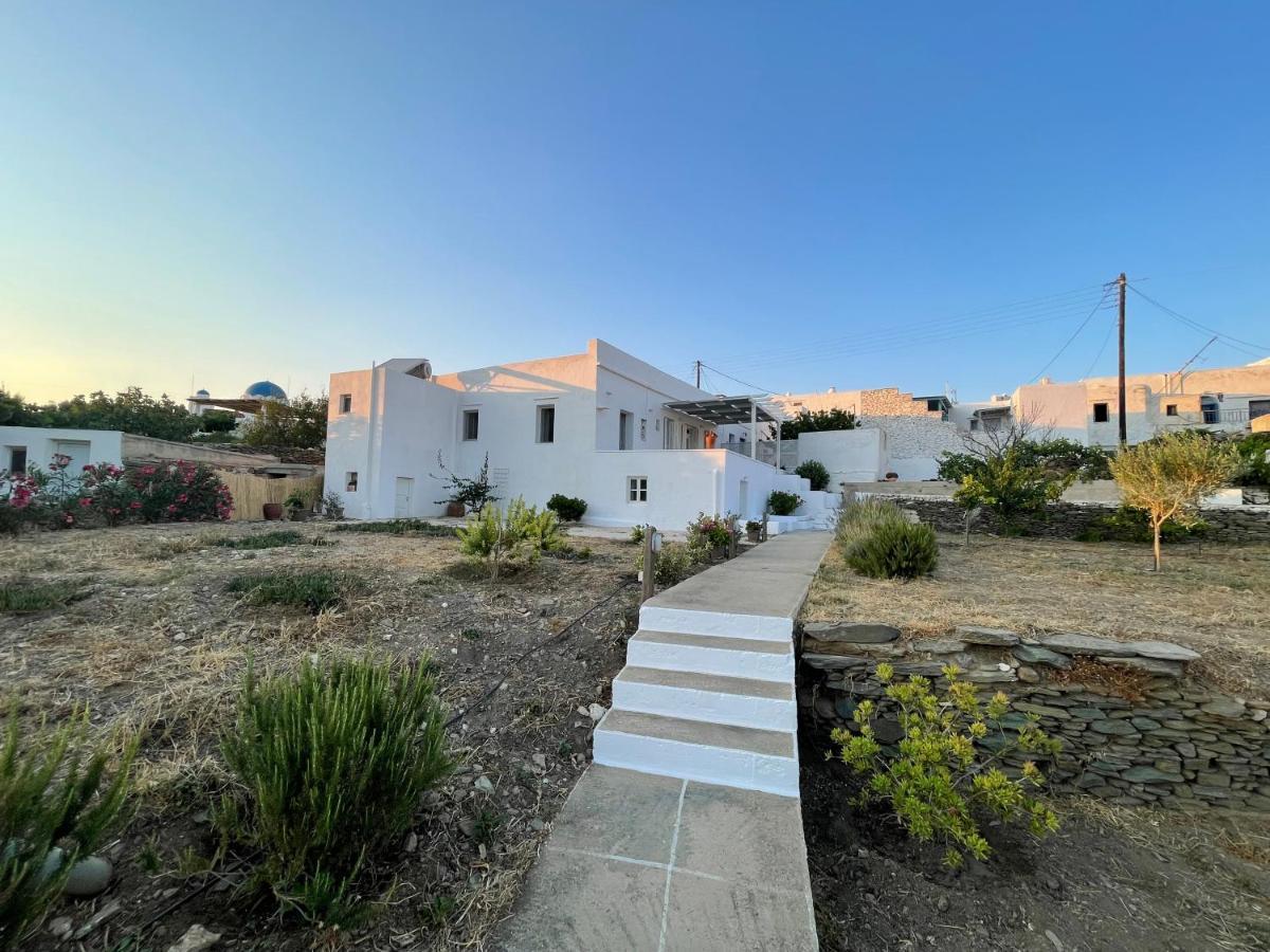 Komis Mansion Exámbela المظهر الخارجي الصورة