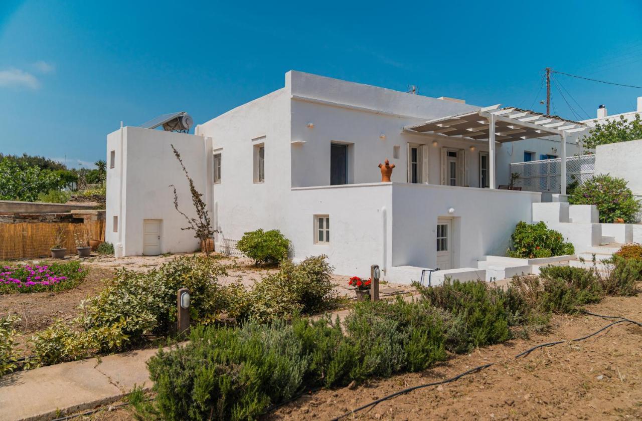 Komis Mansion Exámbela المظهر الخارجي الصورة