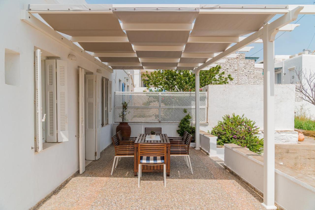 Komis Mansion Exámbela المظهر الخارجي الصورة